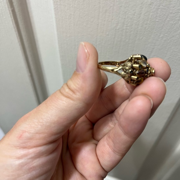 18K yellow gold multi gemstone Thai princess harem antique dome ring size 7. - Picture 15 of 16